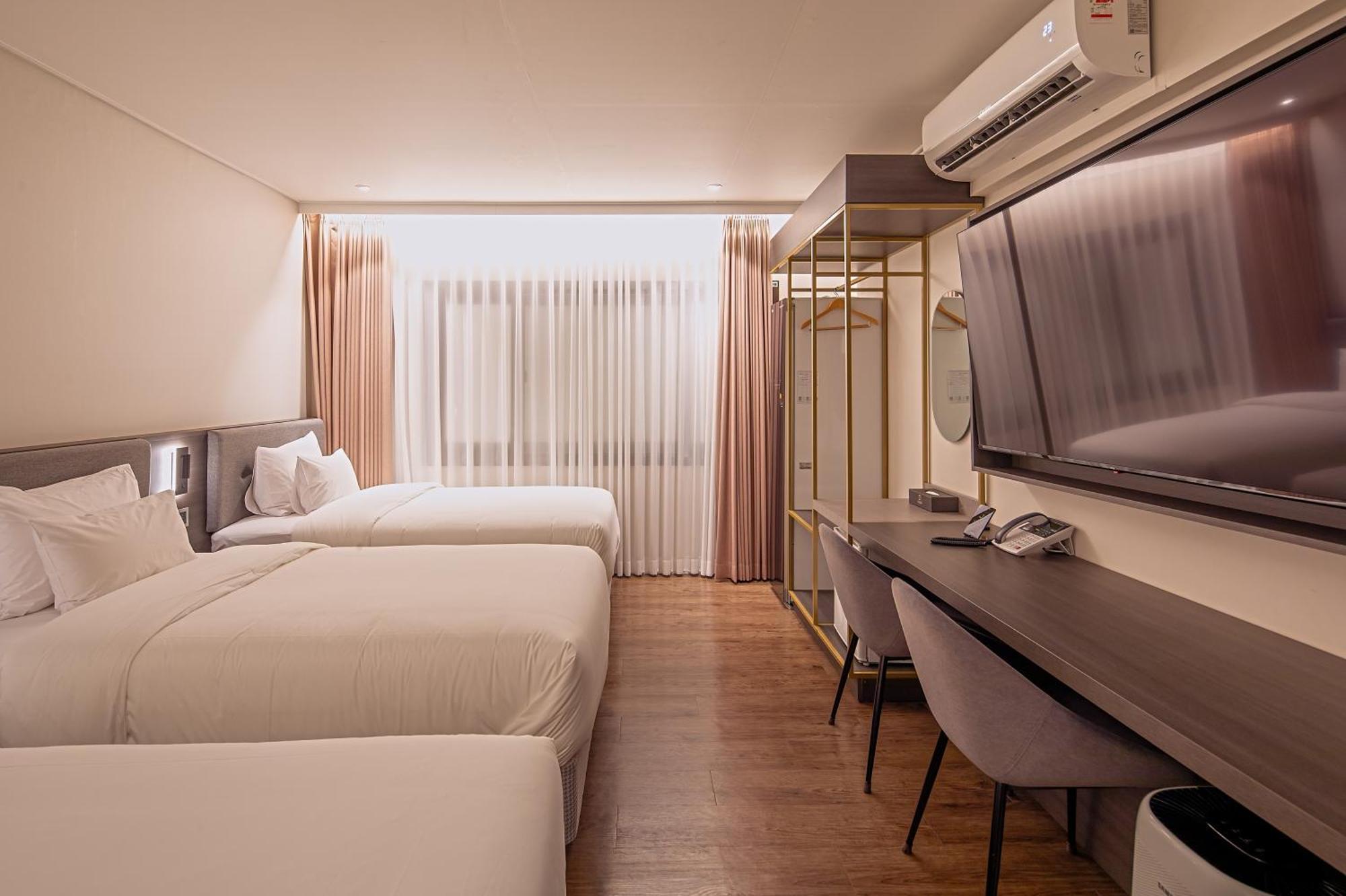 Cloud In Hotel Mokpo Peace Square ภายนอก รูปภาพ